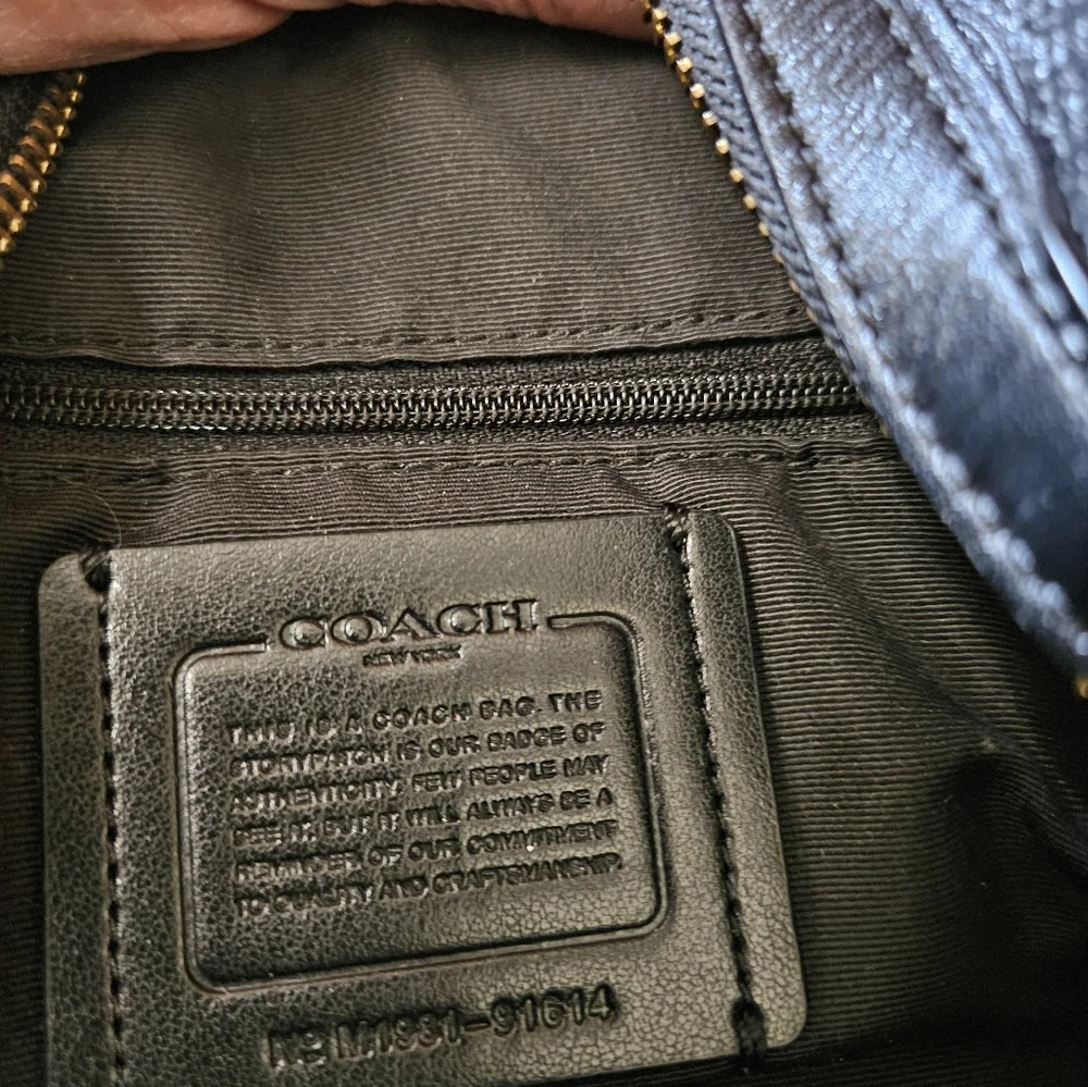 Coach Crossbody - Picture 3 of 9